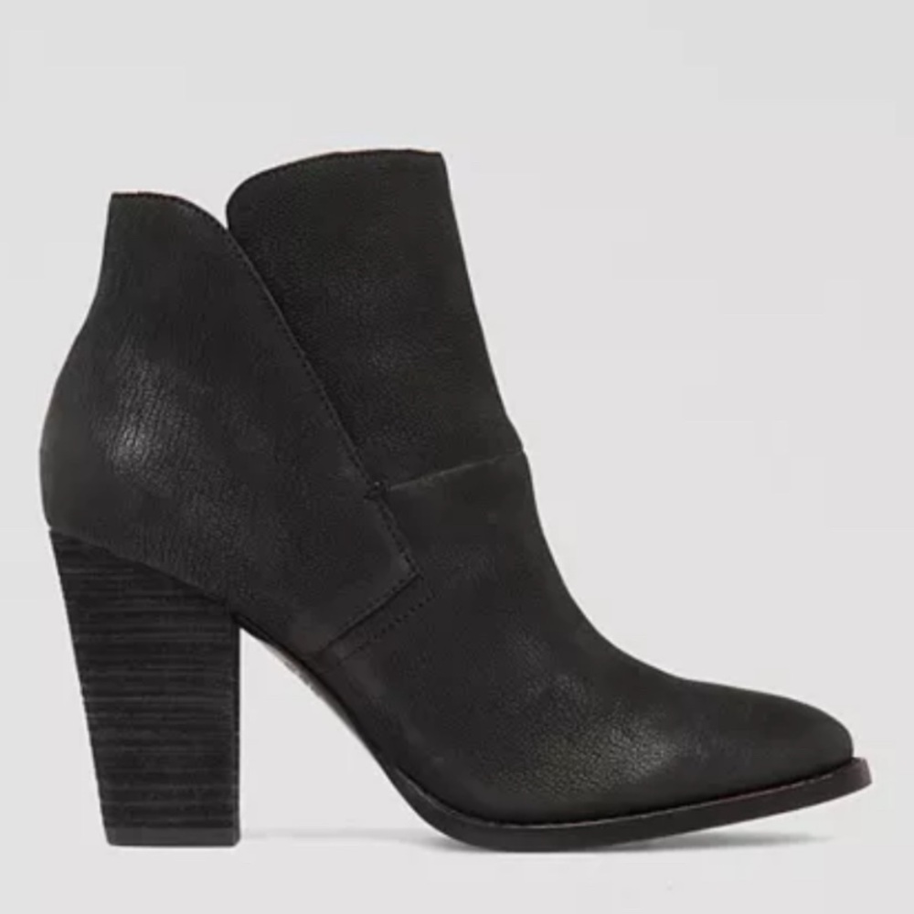 Vince Camuto Black Ankle Booties- Hard to find! Great almost new condition! 6.5 - Picture 7 of 8